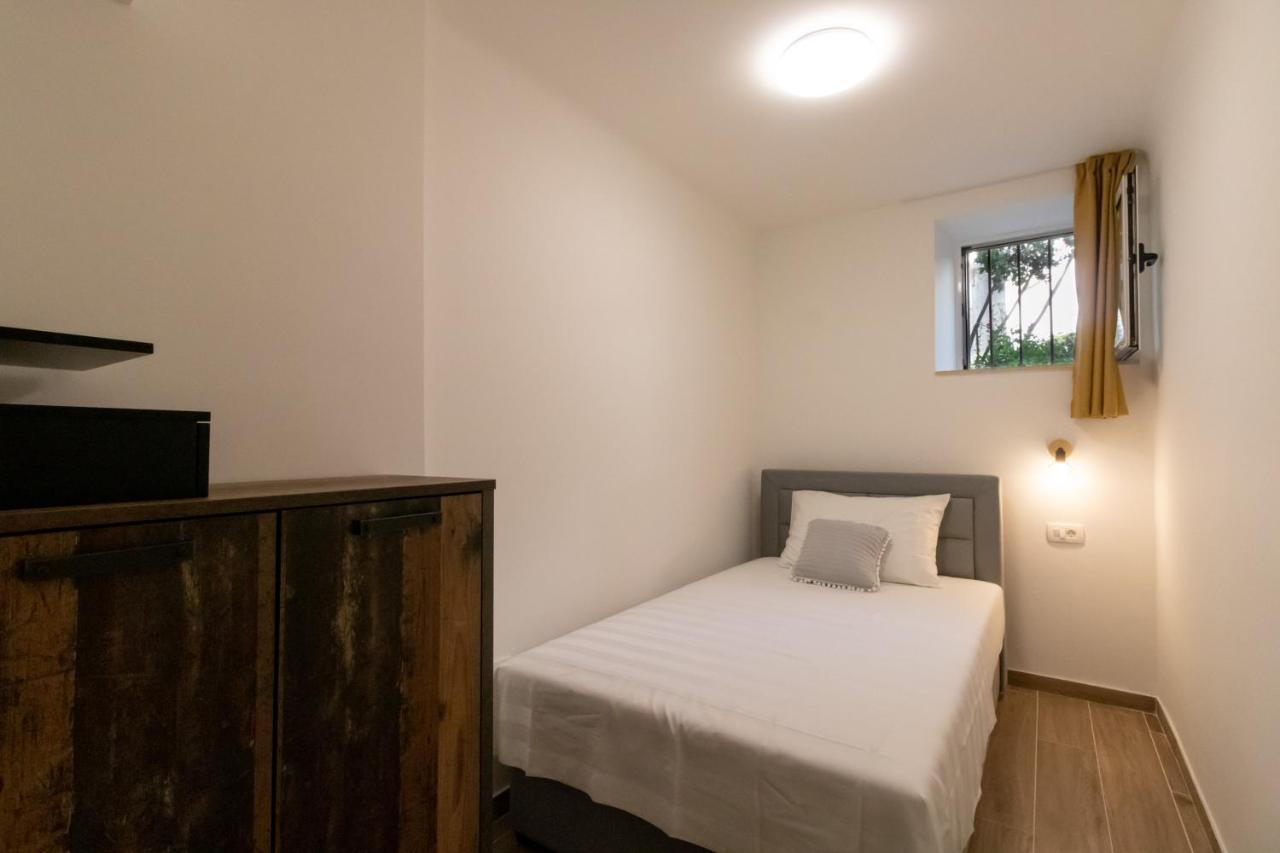 Lily Split Center Apartment Bagian luar foto