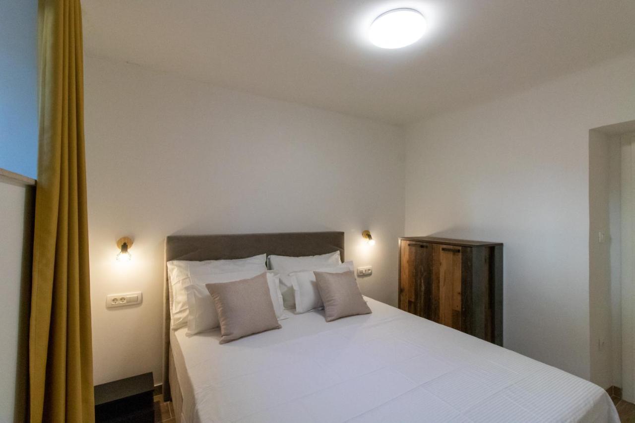 Lily Split Center Apartment Bagian luar foto