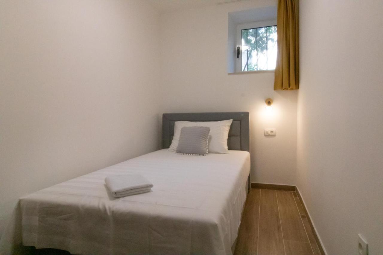 Lily Split Center Apartment Bagian luar foto