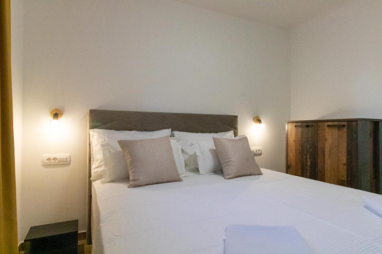 Lily Split Center Apartment Bagian luar foto