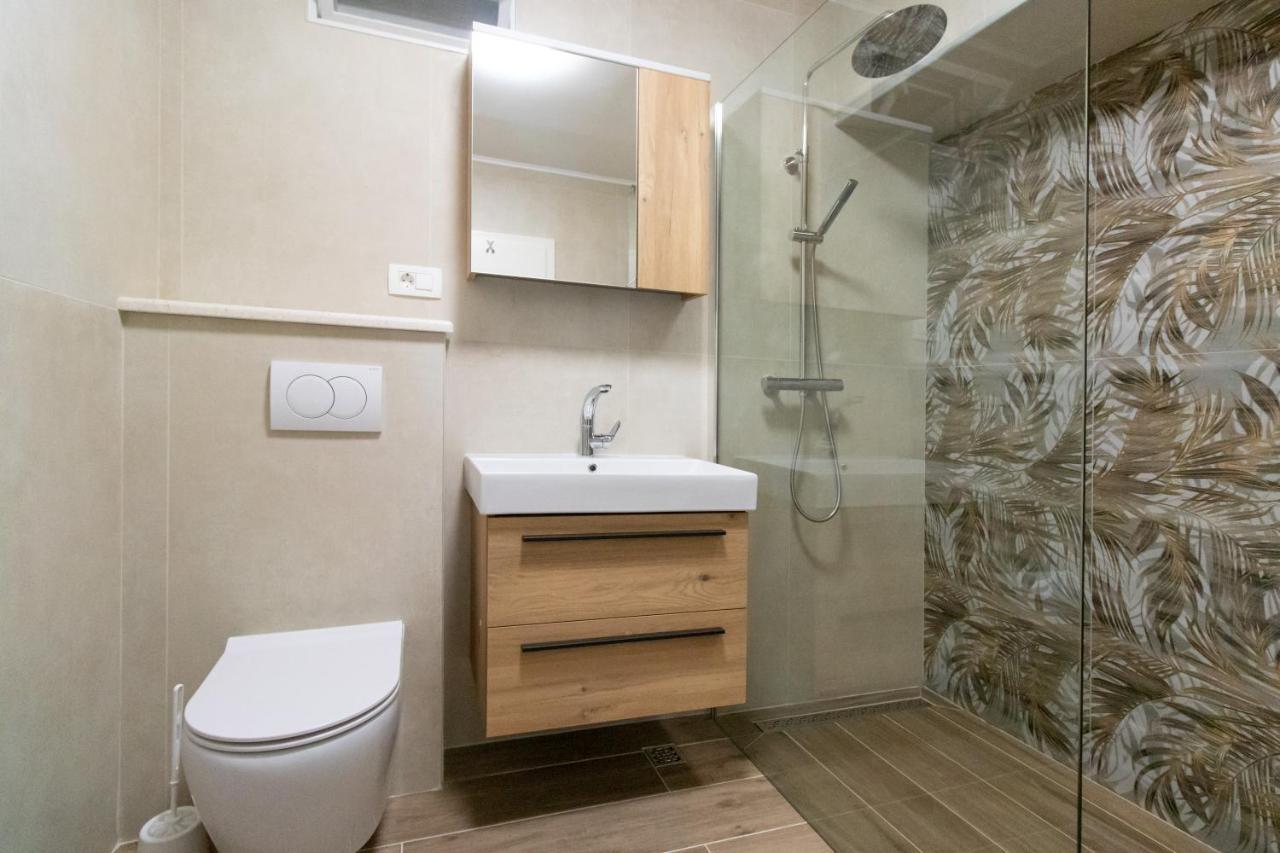 Lily Split Center Apartment Bagian luar foto