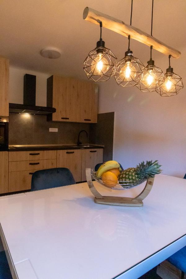 Lily Split Center Apartment Bagian luar foto